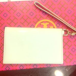 🐶 Ted Baker wristlet mint green 🐶